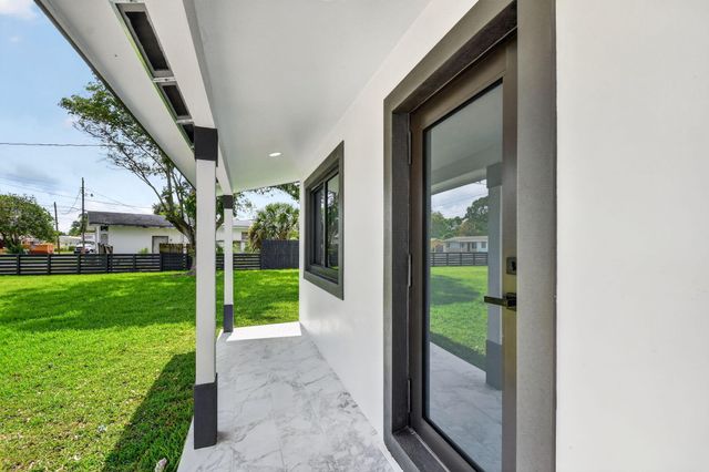 3192 Riddle Road, West Palm Beach, FL 33406