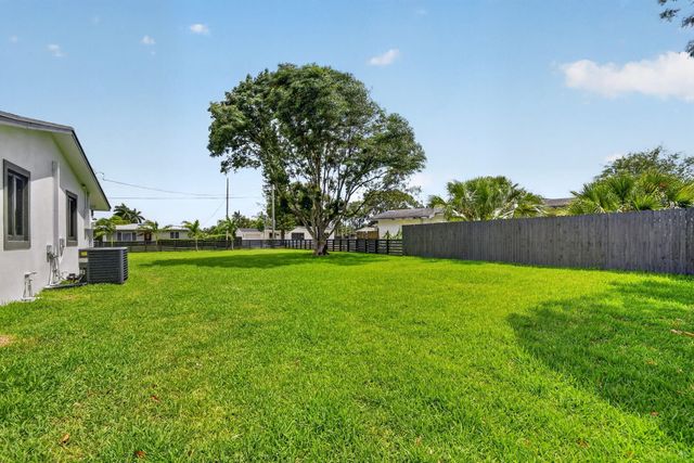 3192 Riddle Road, West Palm Beach, FL 33406