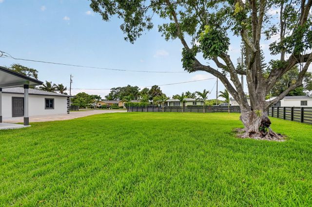 3192 Riddle Road, West Palm Beach, FL 33406