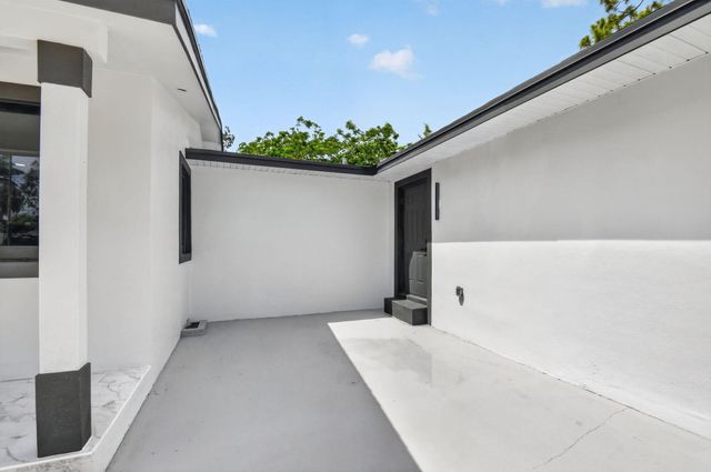 3192 Riddle Road, West Palm Beach, FL 33406