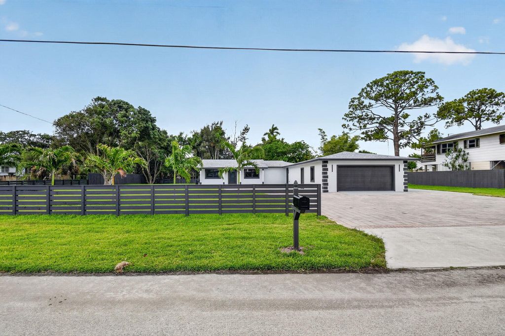 3192 Riddle Road, West Palm Beach, FL 33406
