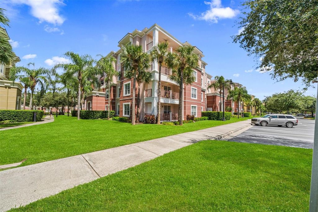 Image 2 of property listing at 5037 SHOREWAY LOOP 202, Orlando, FL 32819