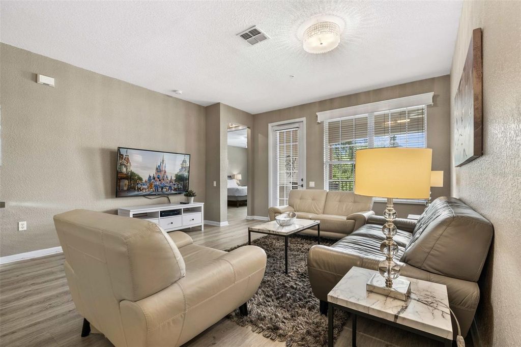 Image 14 of property listing at 5037 SHOREWAY LOOP 202, Orlando, FL 32819