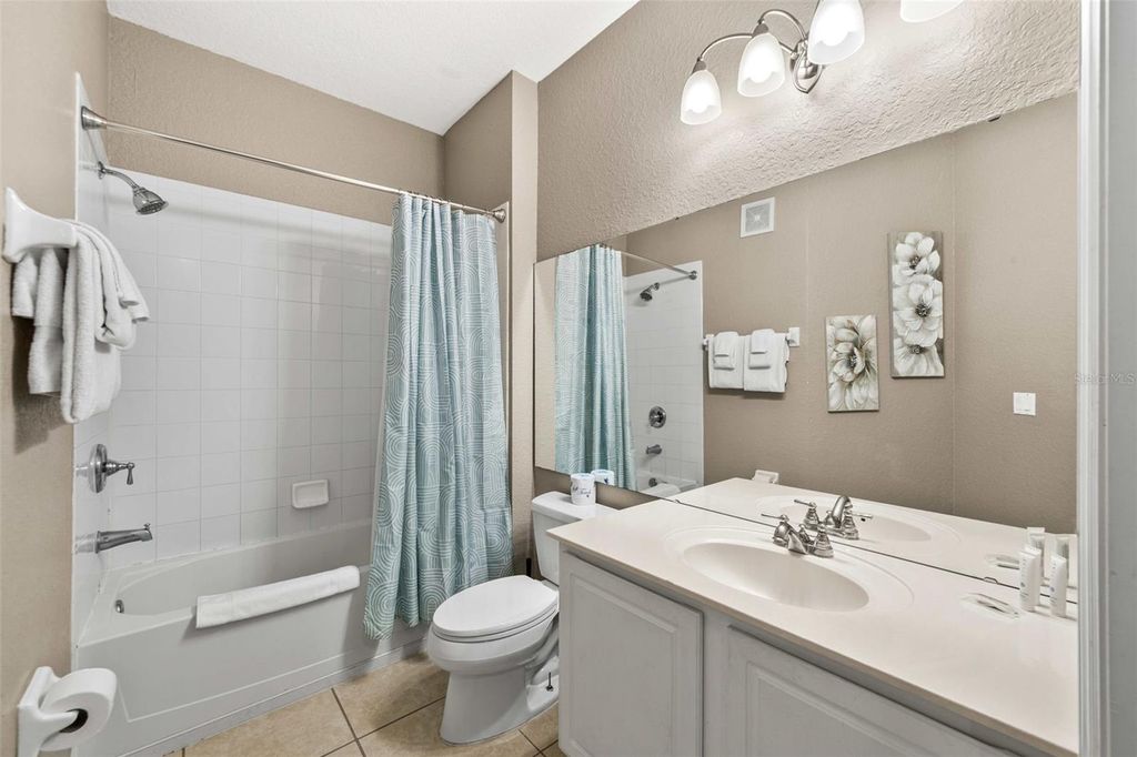 Image 18 of property listing at 5037 SHOREWAY LOOP 202, Orlando, FL 32819