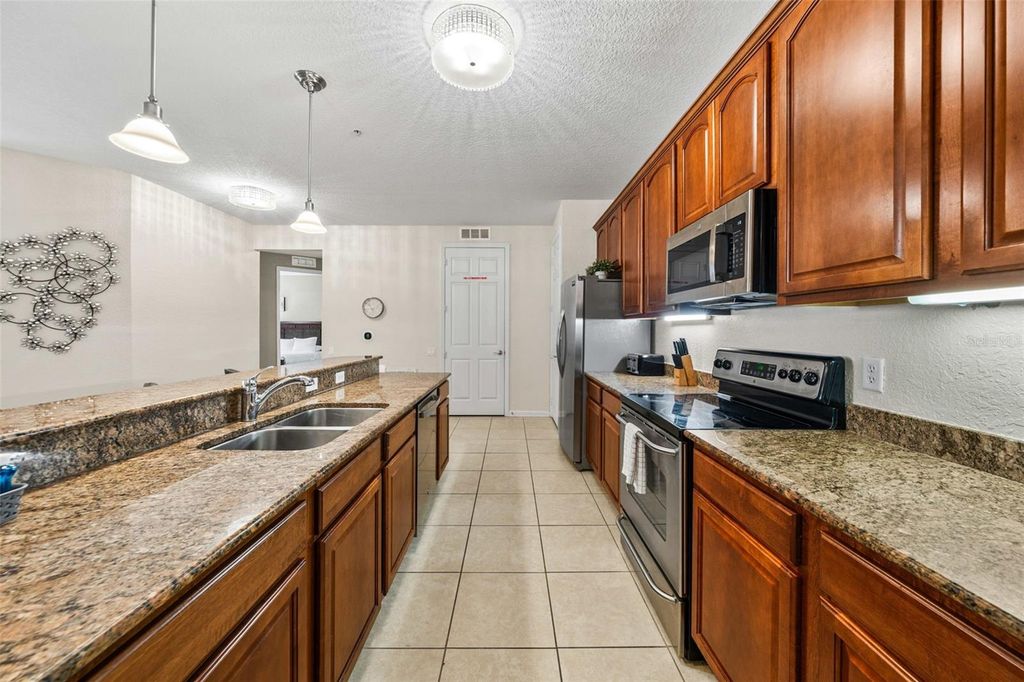 Image 3 of property listing at 5037 SHOREWAY LOOP 202, Orlando, FL 32819