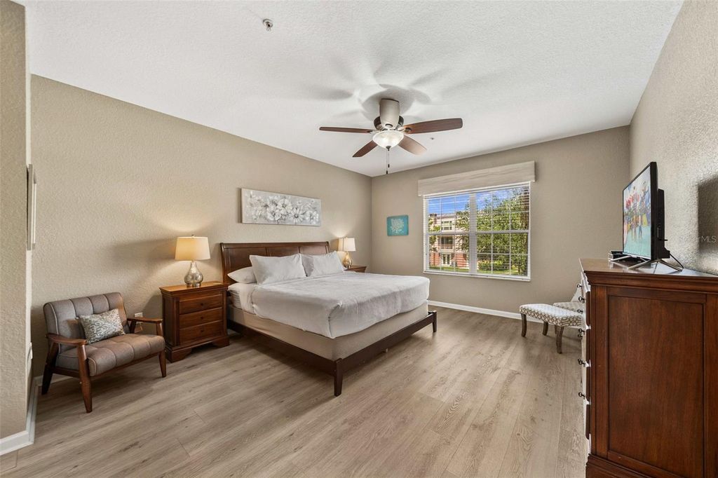 Image 21 of property listing at 5037 SHOREWAY LOOP 202, Orlando, FL 32819