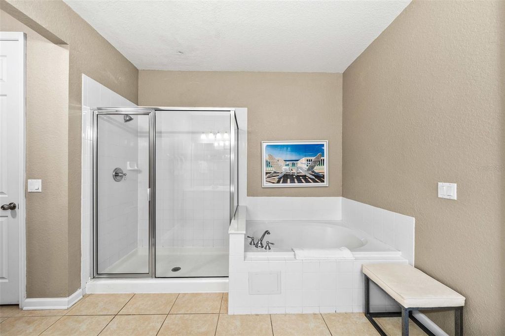 Image 23 of property listing at 5037 SHOREWAY LOOP 202, Orlando, FL 32819