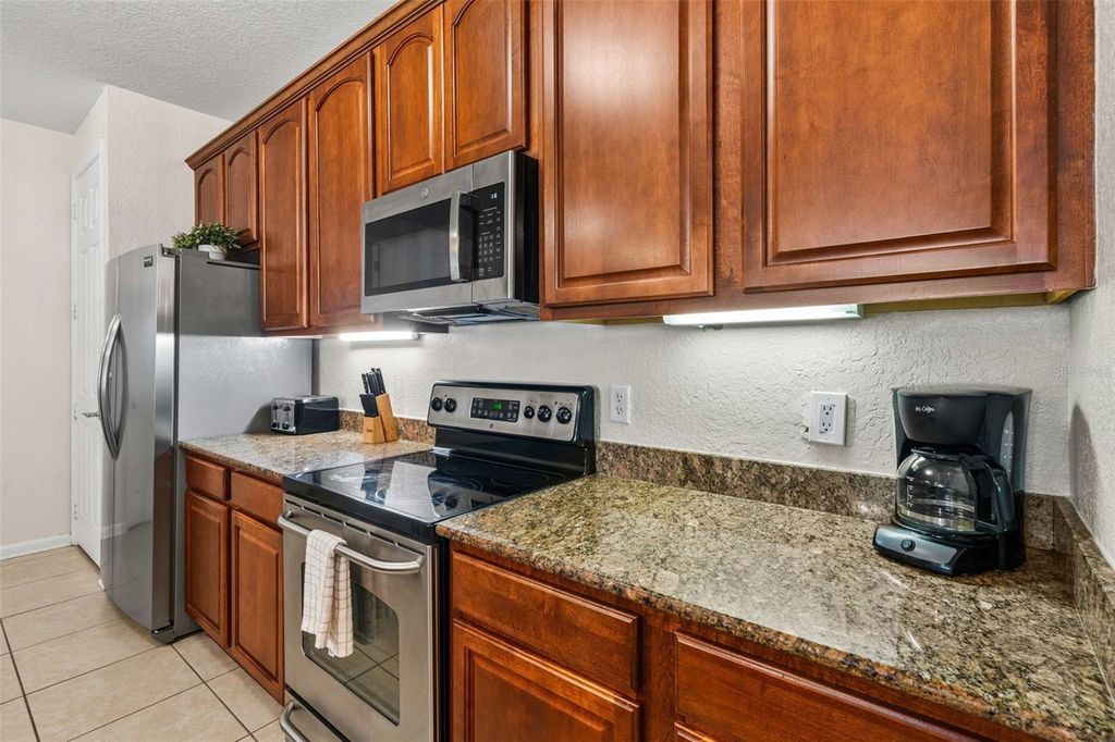 Image 4 of property listing at 5037 SHOREWAY LOOP 202, Orlando, FL 32819