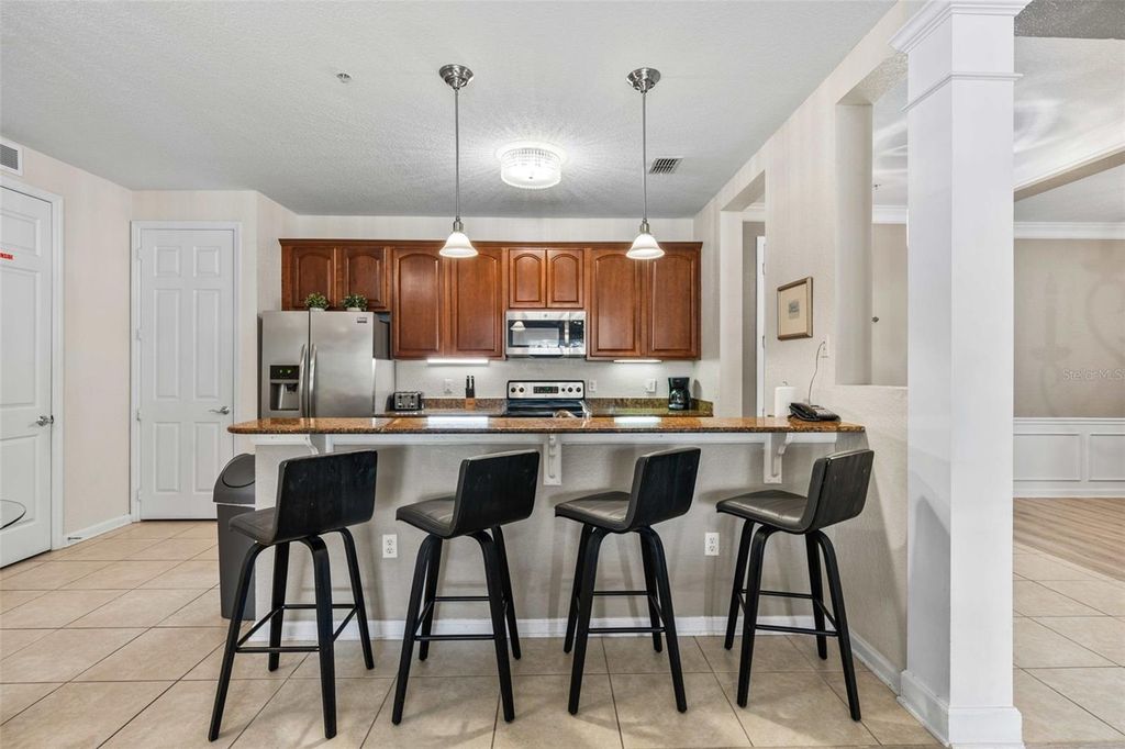 Image 7 of property listing at 5037 SHOREWAY LOOP 202, Orlando, FL 32819