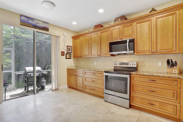 6702 NW 80th Manor, Parkland, FL 33067