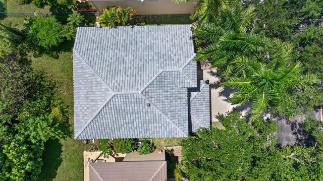 6702 NW 80th Manor, Parkland, FL 33067