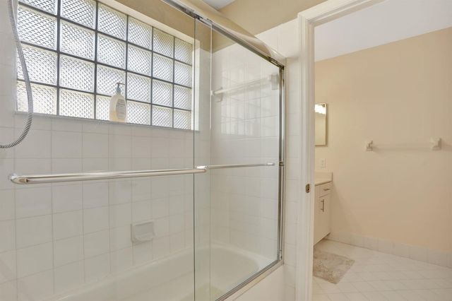 6702 NW 80th Manor, Parkland, FL 33067