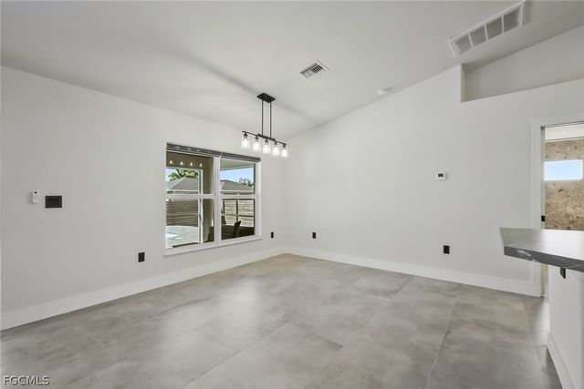 2200 NE 9th AVE, Cape Coral, FL 33909