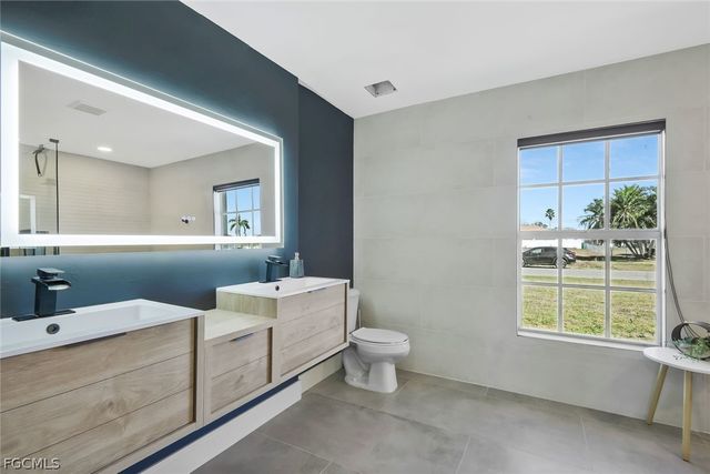 2200 NE 9th AVE, Cape Coral, FL 33909