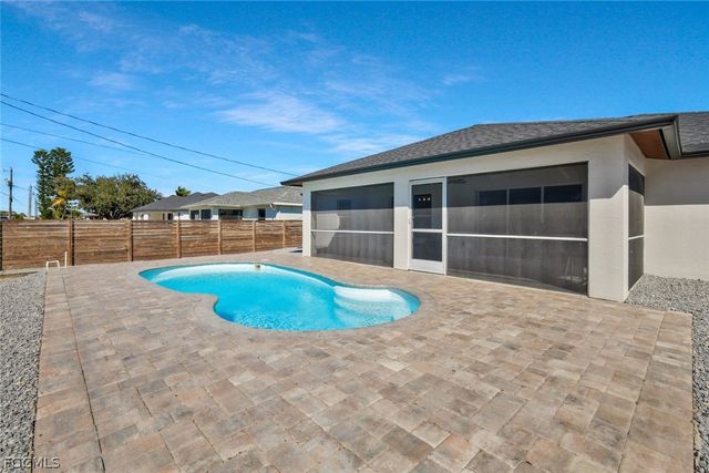 2200 NE 9th AVE, Cape Coral, FL 33909