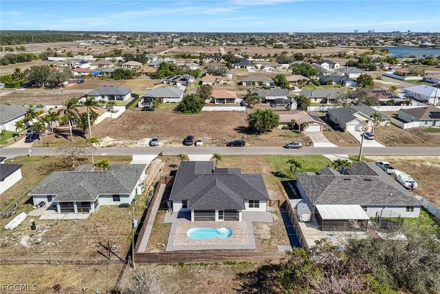 2200 NE 9th AVE, Cape Coral, FL 33909