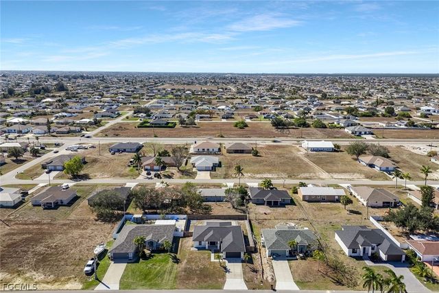 2200 NE 9th AVE, Cape Coral, FL 33909