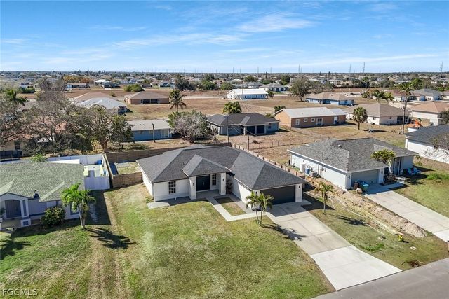 2200 NE 9th AVE, Cape Coral, FL 33909