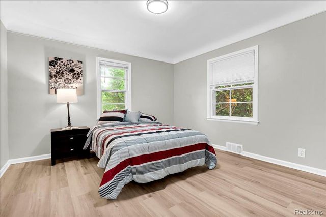 19039 Elsmere Avenue, Eastpointe, MI 48021