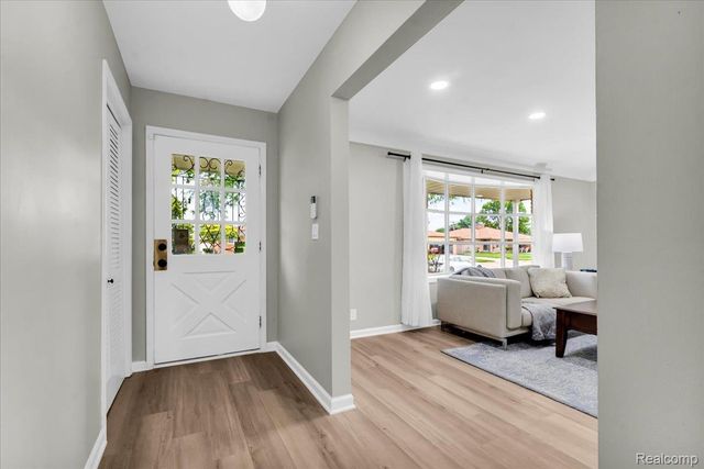 19039 Elsmere Avenue, Eastpointe, MI 48021
