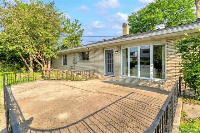 19039 Elsmere Avenue, Eastpointe, MI 48021