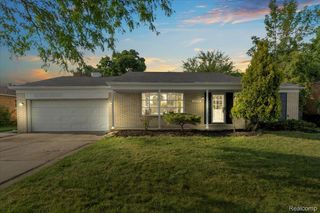 19039 Elsmere Avenue, Eastpointe, MI 48021