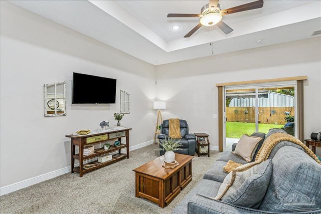 1911 Ladybird Ln, Gulf Breeze, FL 32563