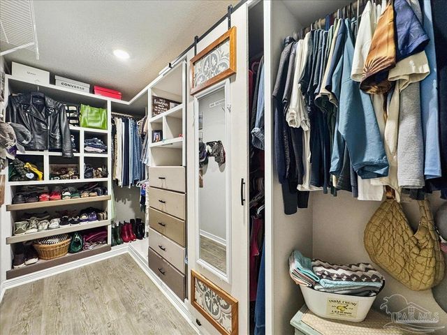 1911 Ladybird Ln, Gulf Breeze, FL 32563