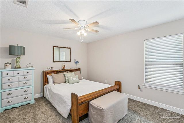 1911 Ladybird Ln, Gulf Breeze, FL 32563