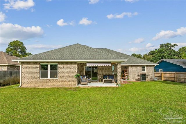 1911 Ladybird Ln, Gulf Breeze, FL 32563