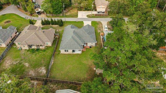 1911 Ladybird Ln, Gulf Breeze, FL 32563