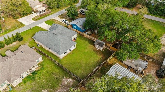 1911 Ladybird Ln, Gulf Breeze, FL 32563