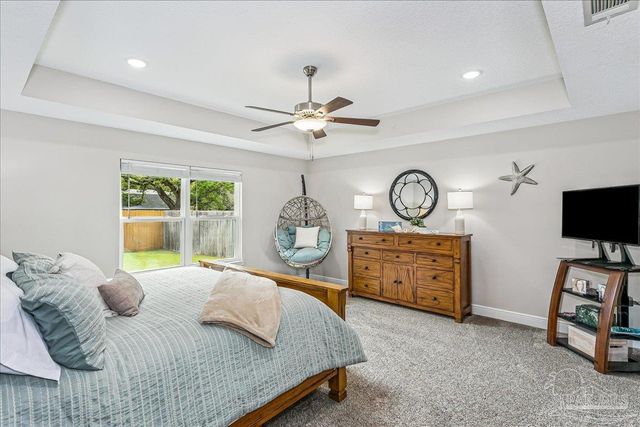 1911 Ladybird Ln, Gulf Breeze, FL 32563