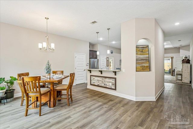 1911 Ladybird Ln, Gulf Breeze, FL 32563