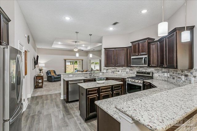 1911 Ladybird Ln, Gulf Breeze, FL 32563