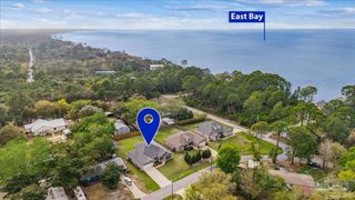 1911 Ladybird Ln, Gulf Breeze, FL 32563