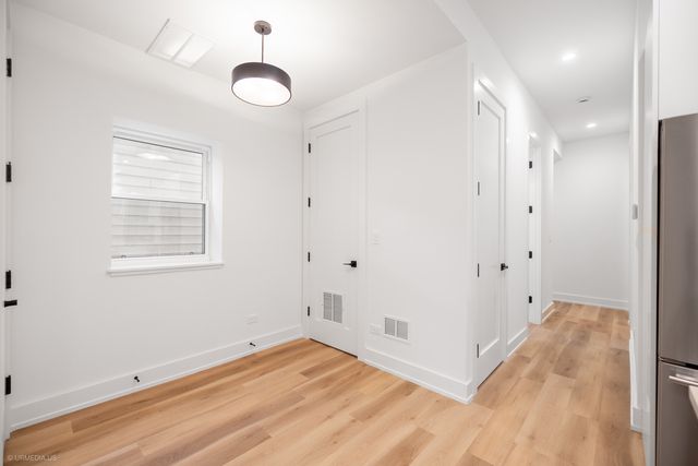 2113 N Kenmore Avenue 2, Chicago, IL 60614