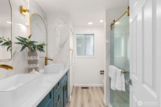 6922 128th Pl SE, Bellevue, WA 98006