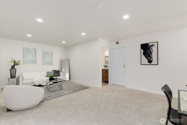 6922 128th Pl SE, Bellevue, WA 98006