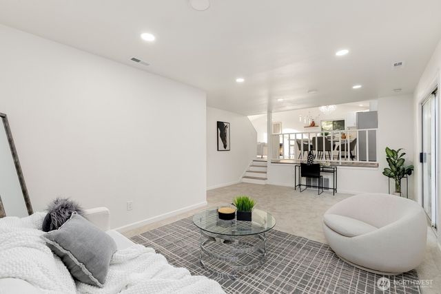 6922 128th Pl SE, Bellevue, WA 98006