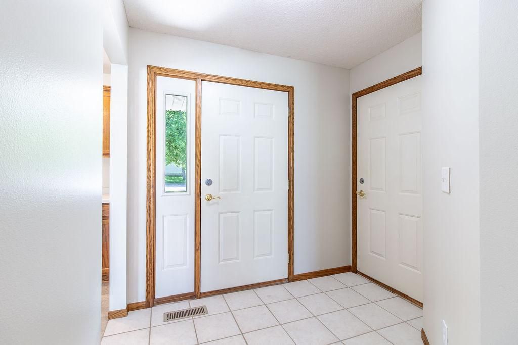 710 S 10th Street, Bird Island, MN 55310 — photo 3