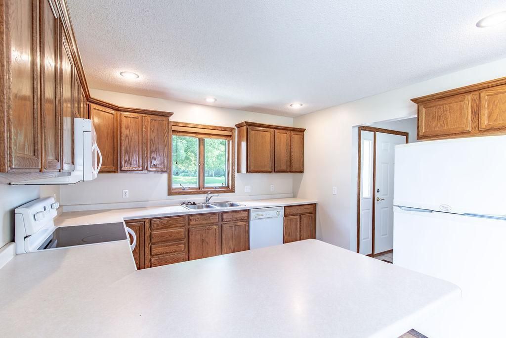 710 S 10th Street, Bird Island, MN 55310 — photo 5