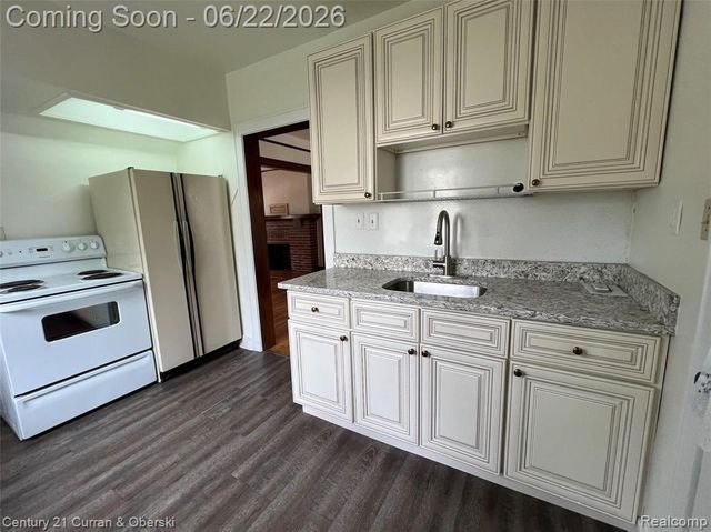 21507 Edna Street, Dearborn, MI 48124