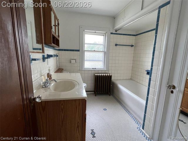 21507 Edna Street, Dearborn, MI 48124