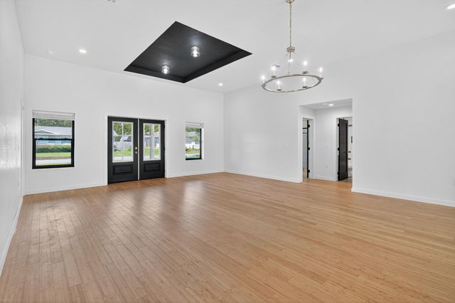 115 Ridgewood Avenue, Mary Esther, FL 32569