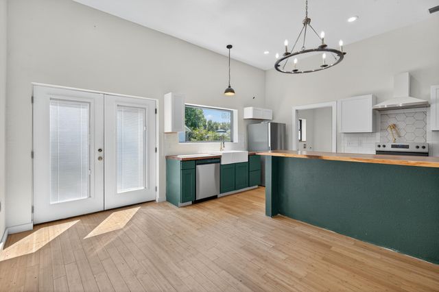 115 Ridgewood Avenue, Mary Esther, FL 32569