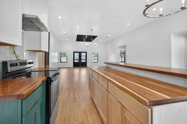 115 Ridgewood Avenue, Mary Esther, FL 32569