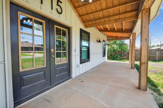 115 Ridgewood Avenue, Mary Esther, FL 32569