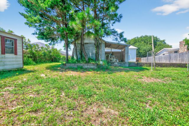 115 Ridgewood Avenue, Mary Esther, FL 32569