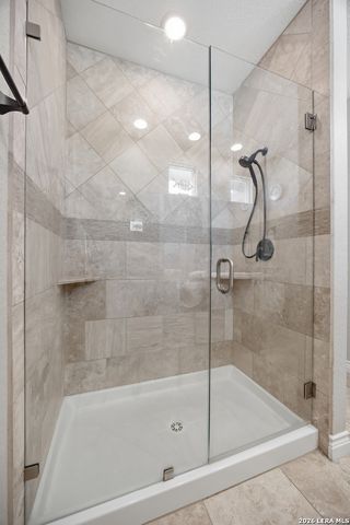 1748 LAKESHORE DR, Canyon Lake, TX 78133